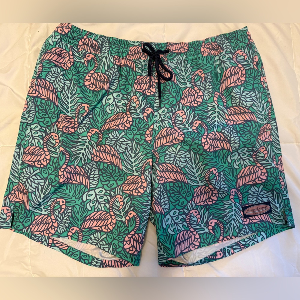 Vineyard Vines Men’s Patterned Swimsuit Medium